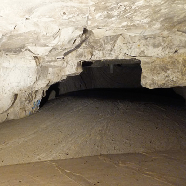 Travaux en carrière souterraine